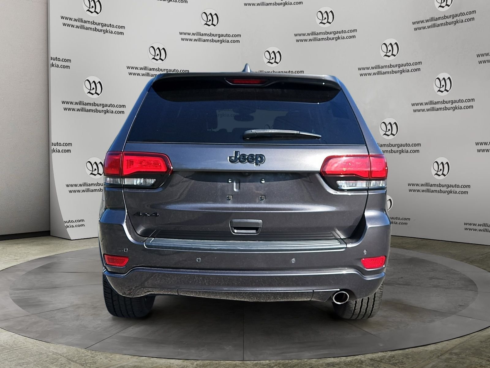 Used 2020 Jeep Grand Cherokee Altitude AWD/4WD image 4