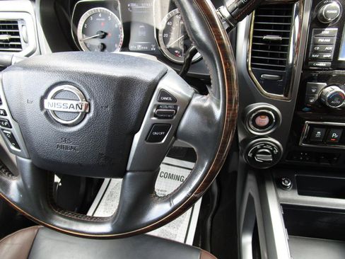 Used 2018 Nissan Titan Platinum Reserve AWD/4WD image 13