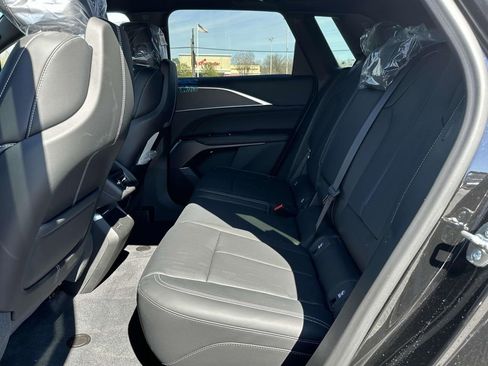 New 2025 Cadillac Lyriq Luxury image 13