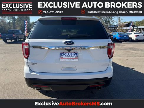 Used 2017 Ford Explorer XLT image 5