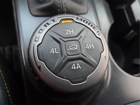 Used 2024 Ford Bronco Badlands image 15