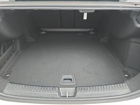 Used 2025 Mercedes-Benz E 350 Sedan image 12