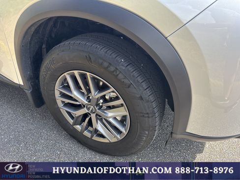 Used 2024 Nissan Rogue S FWD image 11