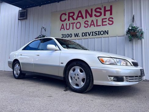 Used 2000 Lexus ES 330 FWD image 1