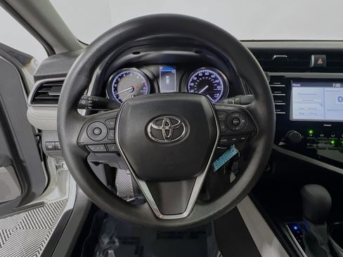 Used 2020 Toyota Camry LE image 18