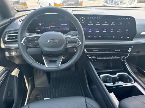 New 2026 Chevrolet Traverse LT w/ Midnight/Sport Edition FWD image 6