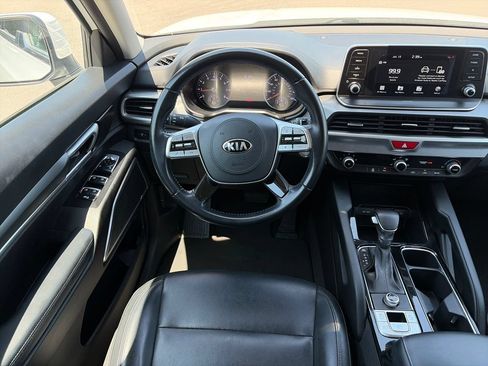 Used 2020 Kia Telluride LX FWD image 14