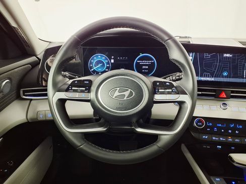 Certified 2024 Hyundai Elantra Limited FWD image 15