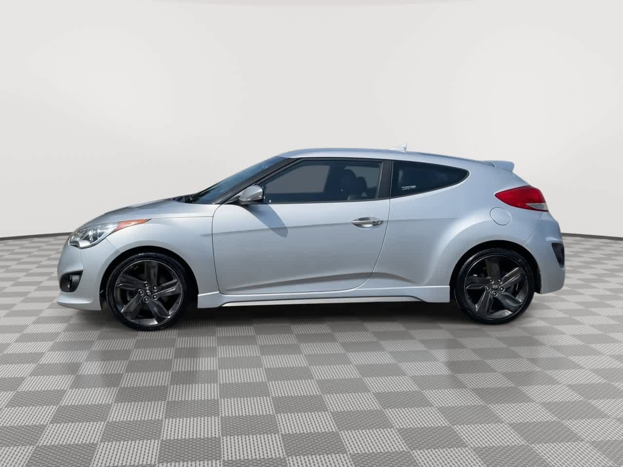 Used 2013 Hyundai Veloster Turbo FWD image 5