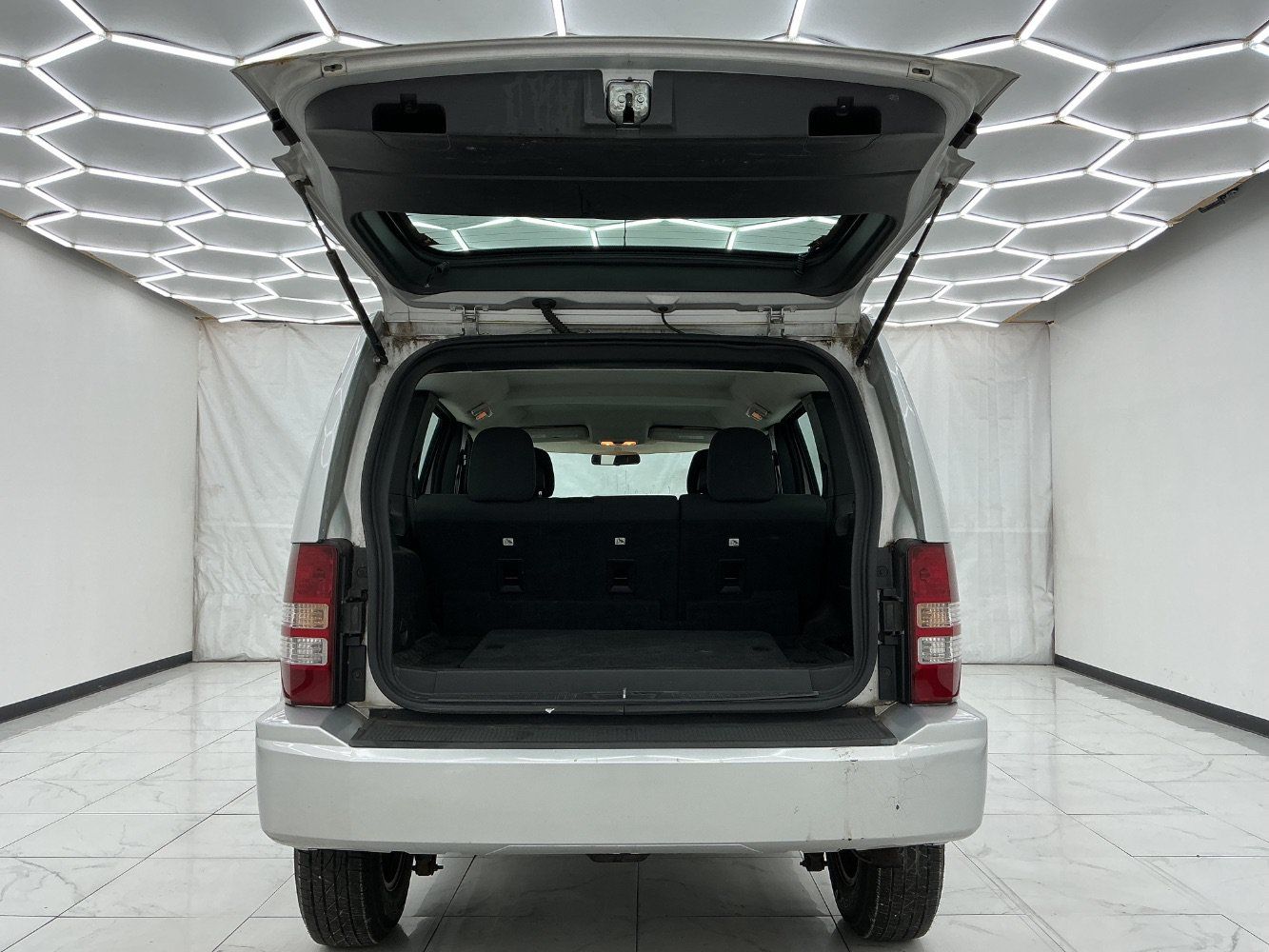 Used 2011 Jeep Liberty Sport RWD image 20