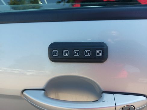 Used 2016 Ford Focus SE w/ Reverse Sensing Package FWD image 30