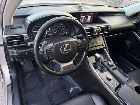 Used 2018 Lexus IS 300 image 29