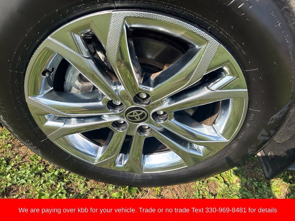 Used 2023 Toyota Sienna XSE w/ XSE Plus Package AWD/4WD image 33