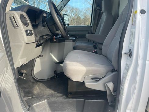 Used 2021 Ford E-350 and Econoline 350 Super Duty w/ Power Windows & Locks Group image 12