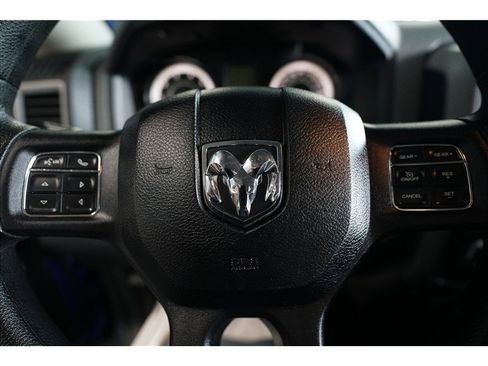 Used 2017 RAM 1500 Express RWD image 18