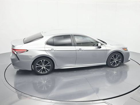 Used 2020 Toyota Camry SE w/ Convenience Package FWD image 31