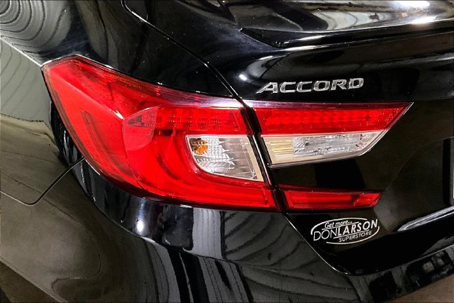 Used 2018 Honda Accord Sport image 10