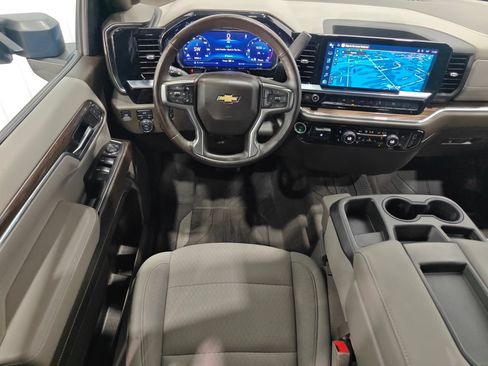 Used 2023 Chevrolet Silverado 1500 LT AWD/4WD image 4