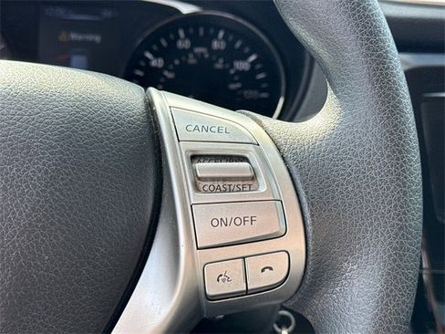 Used 2016 Nissan Rogue S image 29