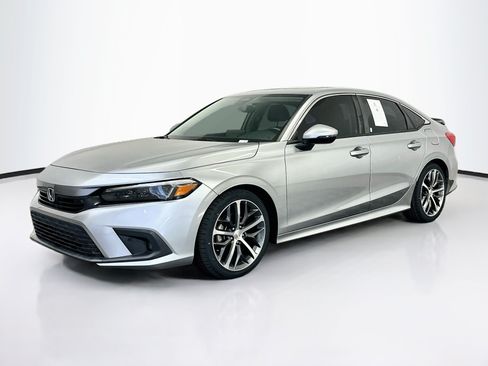 Used 2023 Honda Civic Touring image 3