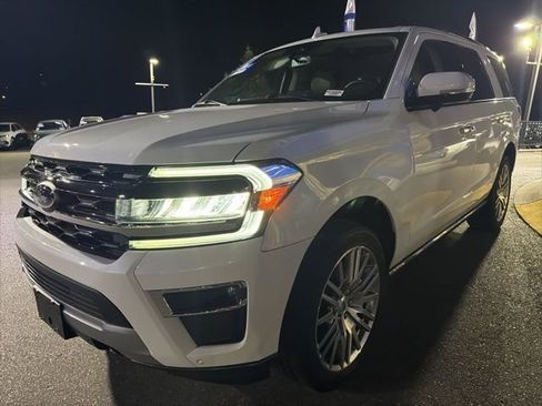 Used 2024 Ford Expedition Limited image 5