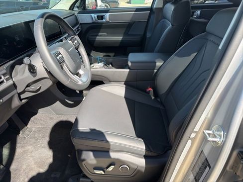 Used 2025 Hyundai Santa Fe XRT image 11