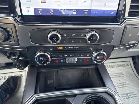 Used 2022 Ford F250 Limited w/ FX4 Off-Road Package image 19