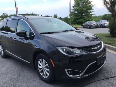 Used 2018 Chrysler Pacifica Touring-L w/ Advanced Safetytec Group
