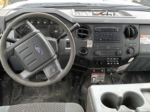 Used 2011 Ford F450 XL w/ High Capacity Trailer Tow Pkg image 9