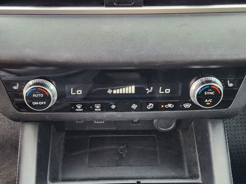 Used 2024 Mitsubishi Outlander SE image 15