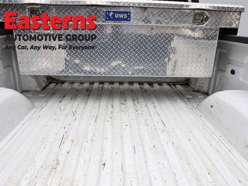 Used 2021 Chevrolet Silverado 1500 LT AWD/4WD image 9