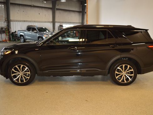Used 2025 Ford Explorer ST-Line AWD/4WD image 6