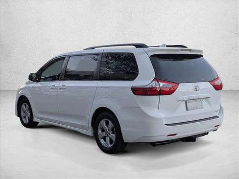 Used 2020 Toyota Sienna LE image 8