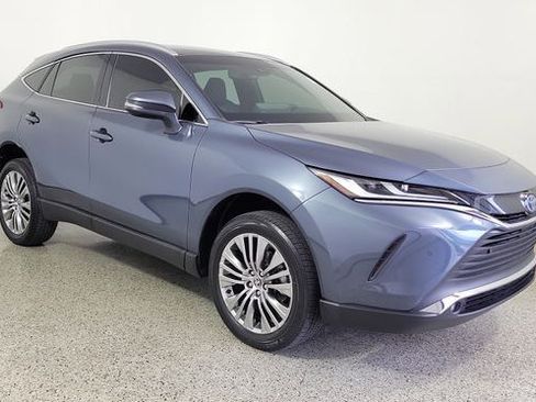Used 2024 Toyota Venza XLE AWD/4WD image 5