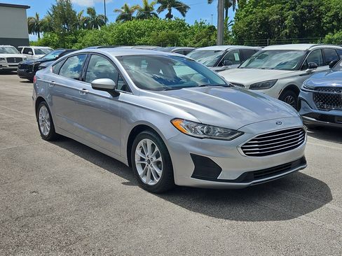 Used 2020 Ford Fusion SE image 22