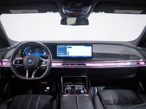 Used 2025 BMW i7 eDrive50 w/ M Sport Package image 10