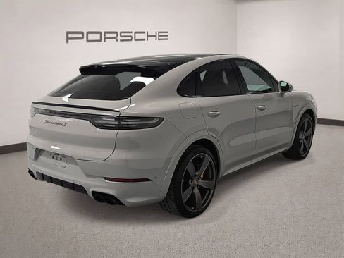 Certified 2023 Porsche Cayenne Turbo S AWD/4WD image 7