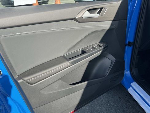 New 2026 Volkswagen Taos SE AWD/4WD image 6