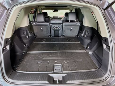 Used 2025 Honda Pilot Elite image 31