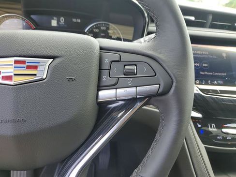 Certified 2025 Cadillac XT6 Premium Luxury FWD image 57
