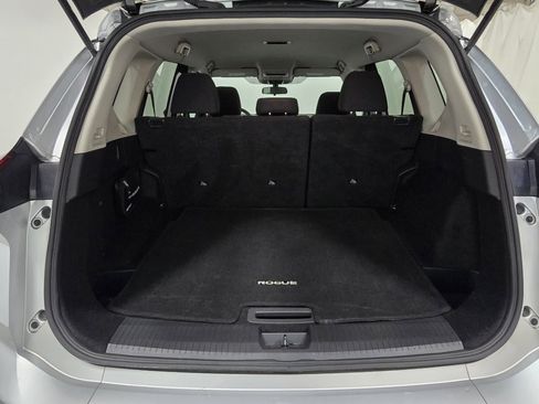 Used 2024 Nissan Rogue S image 17