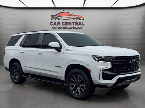 Used 2022 Chevrolet Tahoe Z71 w/ Luxury Package AWD/4WD image 7