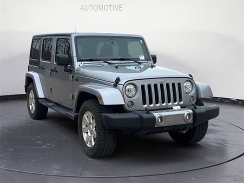 Used 2018 Jeep Wrangler Unlimited Sahara w/ Trailer Tow Group image 7