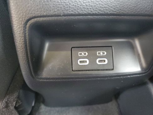 Used 2025 Toyota Corolla LE image 15