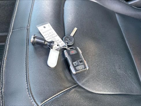 Used 2021 Chevrolet Colorado Z71 w/ Safety Package AWD/4WD image 15