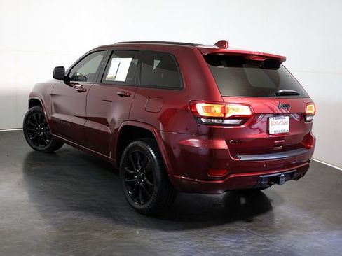 Used 2021 Jeep Grand Cherokee Laredo X AWD/4WD image 2