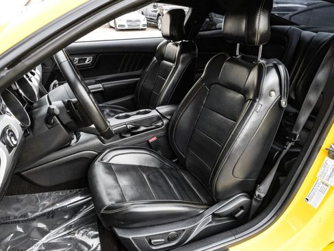 Used 2016 Ford Mustang Premium image 30