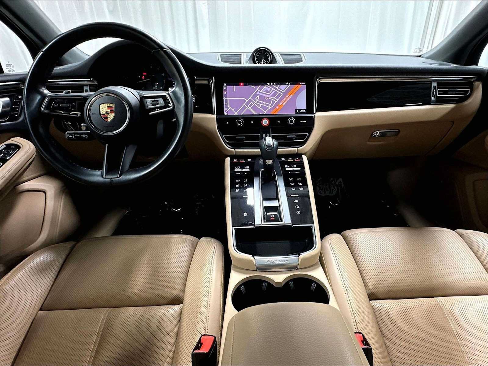 Used 2024 Porsche Macan AWD/4WD image 17