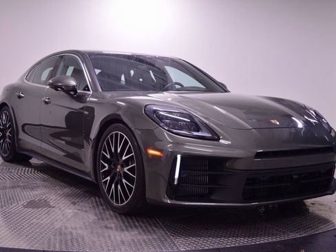 Certified 2025 Porsche Panamera 4 AWD/4WD image 9