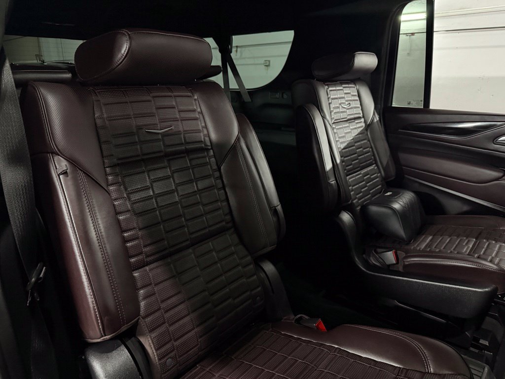 Used 2023 Cadillac Escalade ESV Sport Platinum w/ Heavy-Duty Trailer Package AWD/4WD image 27